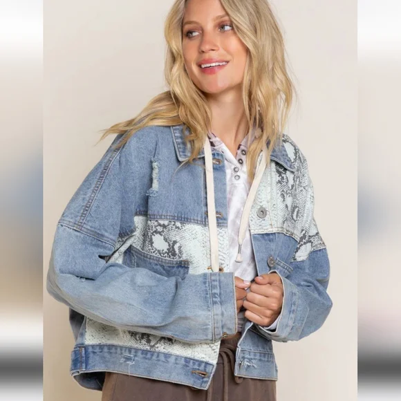 POL Snakeskin Patch Button Up Dustressed Denim Jean Jacket Women's Size Large L - Picture 3 of 15
